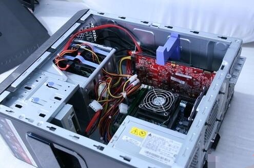 電腦開機(jī)電源燈亮但屏幕不顯示解決辦法